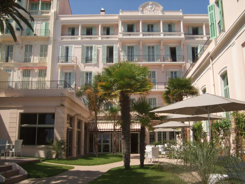Hotel Vacances Bleues Balmoral Menton Exterior foto